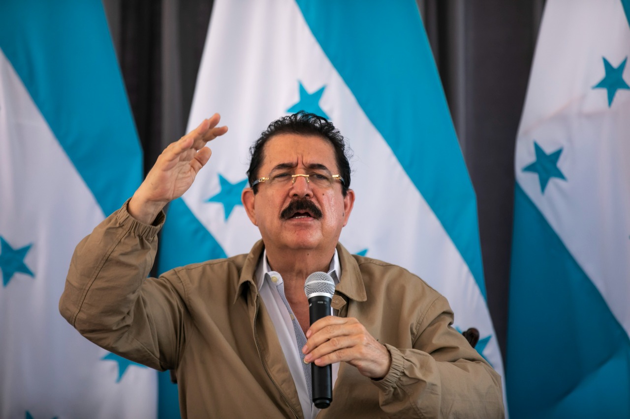 Manuel Zelaya bajo sospecha de manipulación electoral en medio de crisis institucional