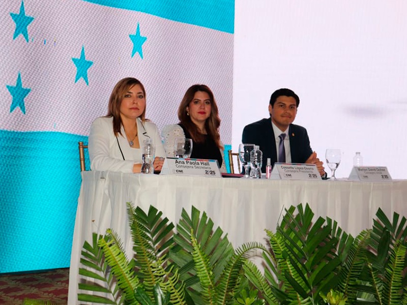 Cámaras de comercio muestran preocupación por presiones del oficialismo al CNE