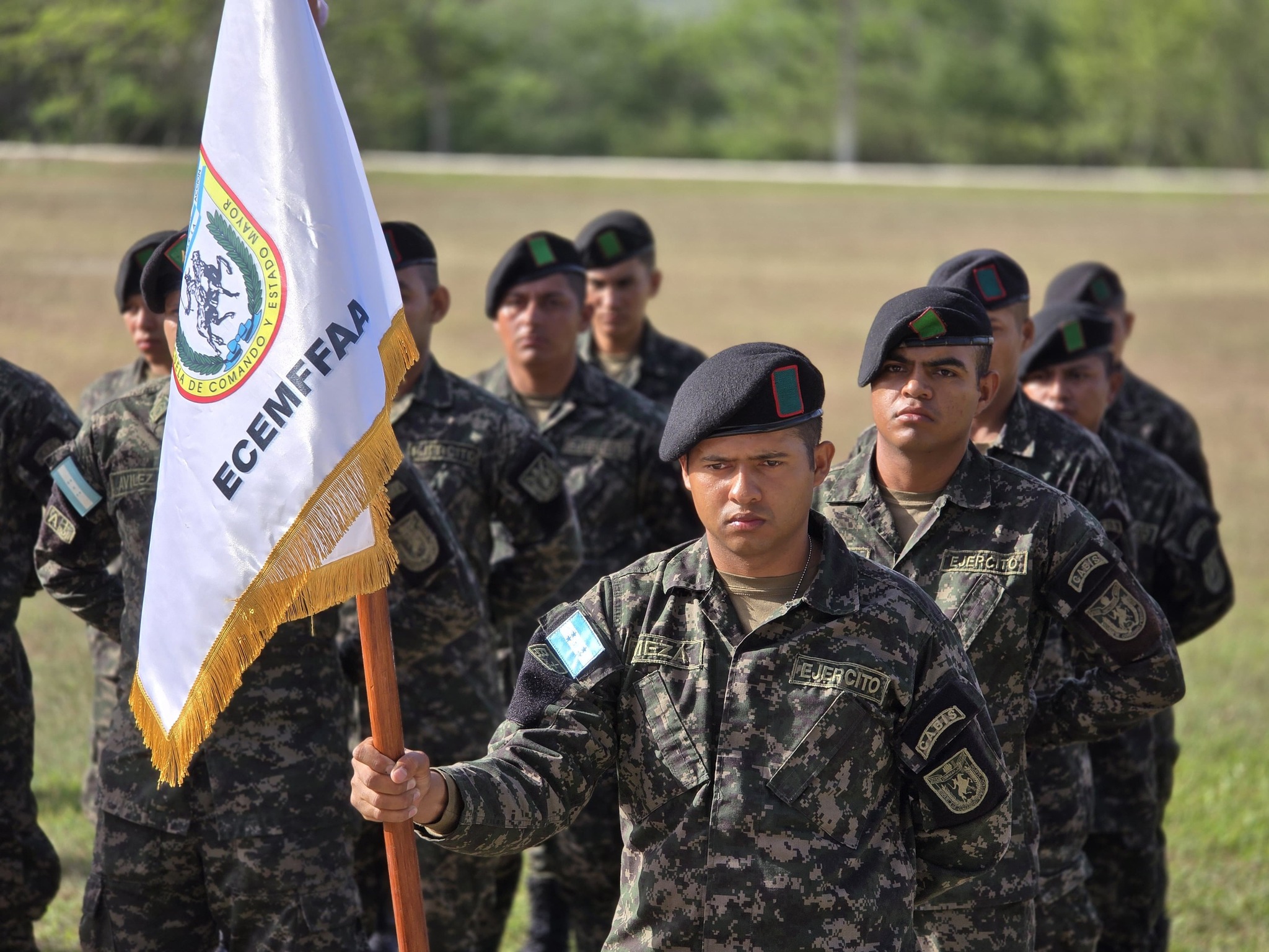 Reaparece el debate sobre la politización militar en Honduras ante rumores de fractura en las Fuerzas Armadas