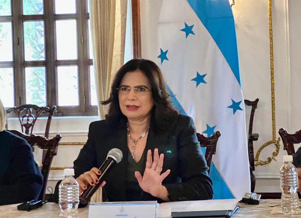 Rixi Moncada en picada: ¿Fraude de LIBRE en las encuestas?